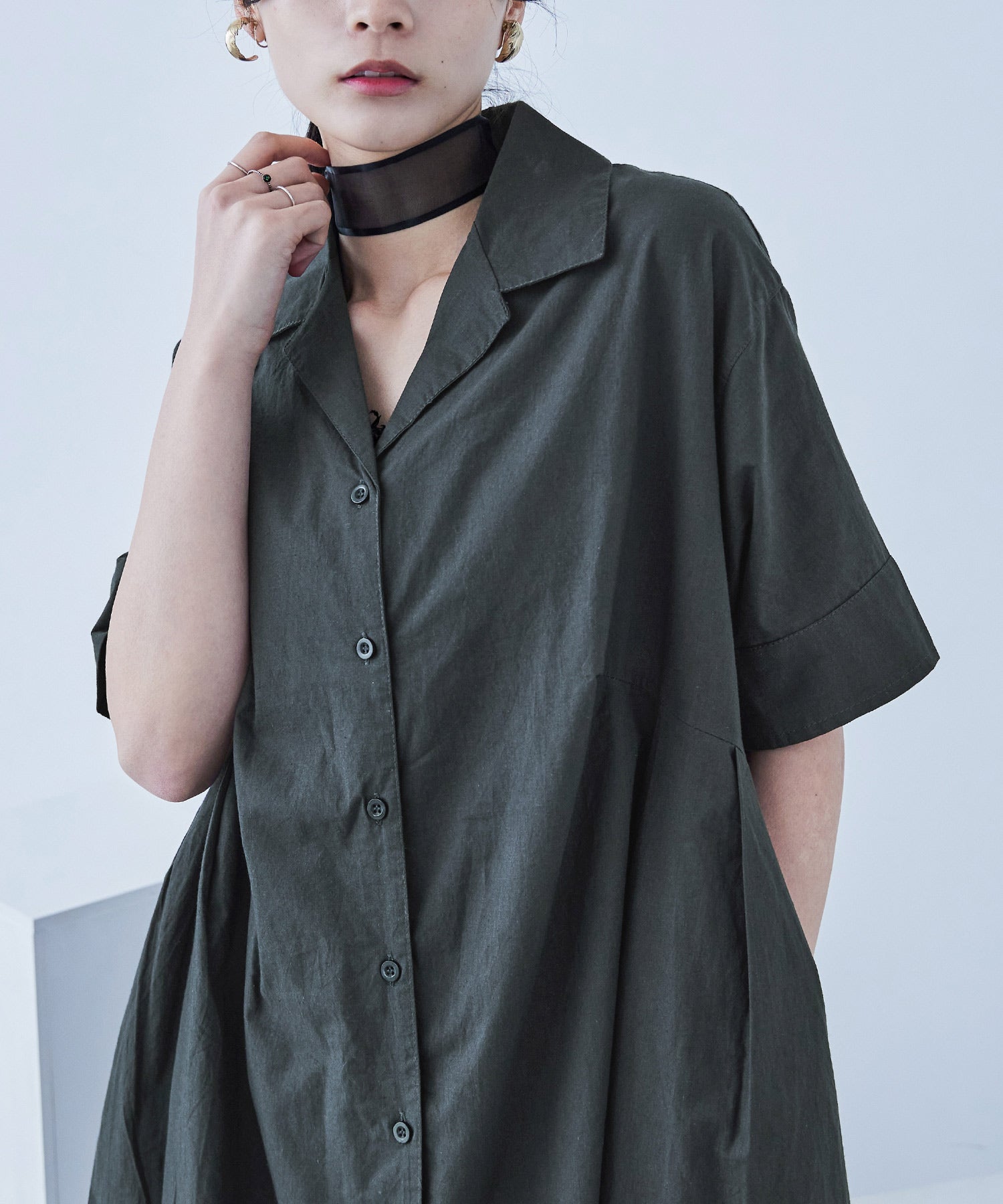 NOT CONVENTIONAL フリルアーミーシャツ オープンカラー シャツワンピース｜ワンピース - Fashion Letter