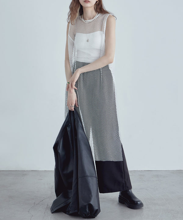 {"color":"\u30aa\u30d5\u30db\u30ef\u30a4\u30c8","info":"model\uff1aH170cm size\uff1aM"}