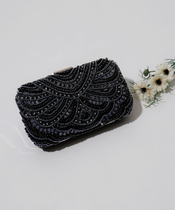 {"color":"\u30d6\u30e9\u30c3\u30af","info":""}