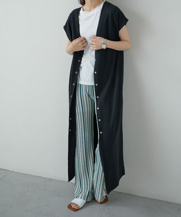 {"color":"\u30d6\u30e9\u30c3\u30af","info":"model\uff1aH161cm size\uff1aF"}