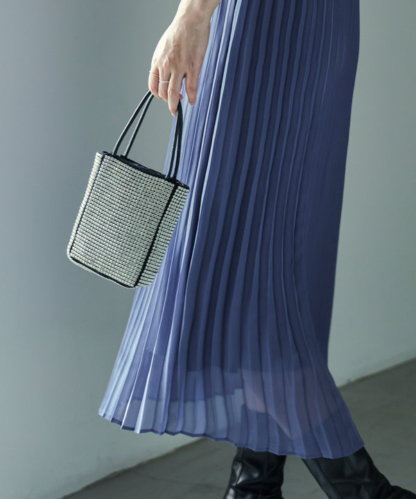 {"color":"\u30b7\u30eb\u30d0\u30fc","info":""}