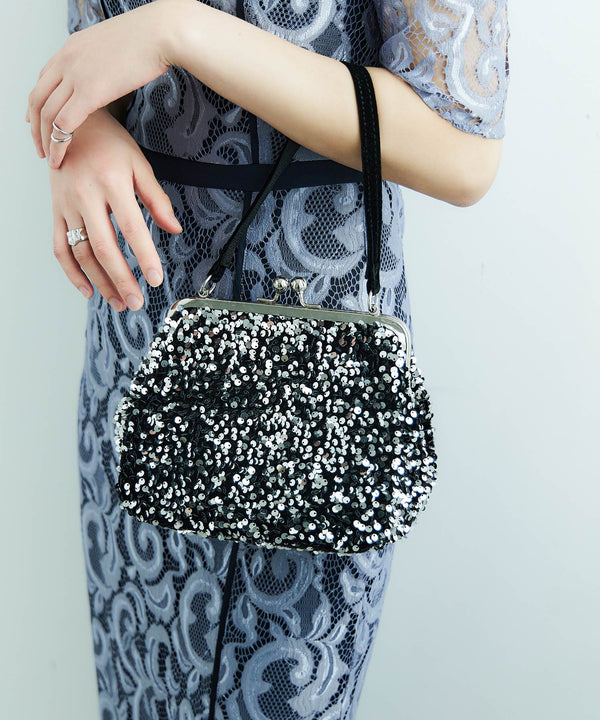 {"color":"\u30b7\u30eb\u30d0\u30fc","info":""}