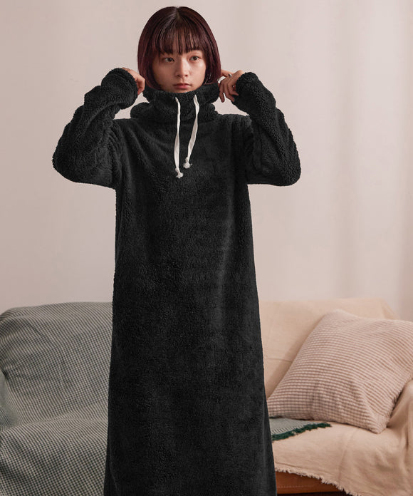 {"color":"\u30d6\u30e9\u30c3\u30af","info":"model\uff1aH163.5cm size\uff1aF"}