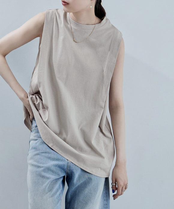 {"color":"\u30b0\u30ec\u30fc\u30b8\u30e5","info":"model\uff1aH170cm size\uff1aM"}