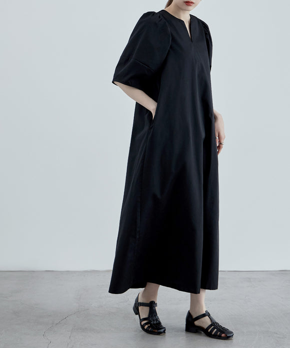 {"color":"\u30d6\u30e9\u30c3\u30af","info":"model\uff1aH170cm size\uff1aL"}