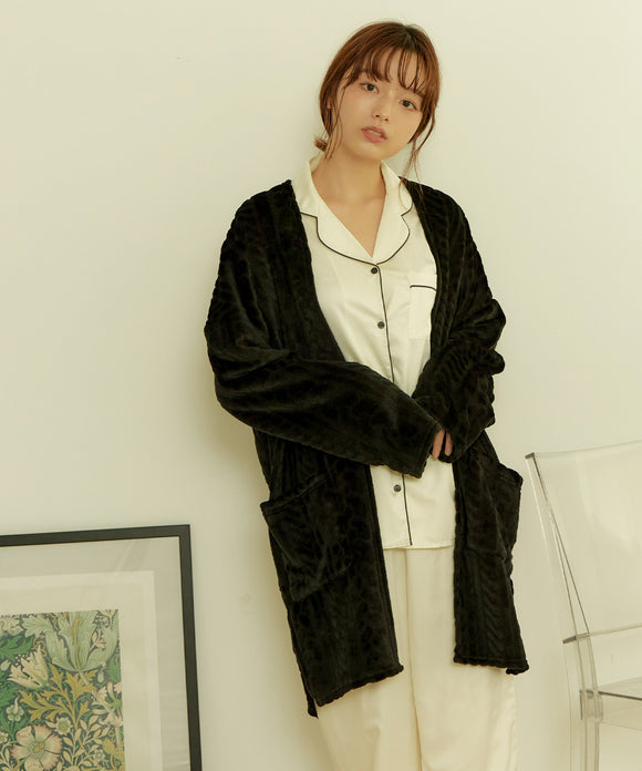 {"color":"\u30b1\u30fc\u30d6\u30eb\u30d6\u30e9\u30c3\u30af","info":"model\uff1aH160cm size\uff1aM-L"}