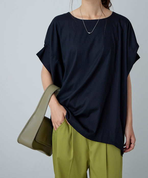 {"color":"\u30d6\u30e9\u30c3\u30af","info":"model\uff1aH161cm size\uff1aM-L"}