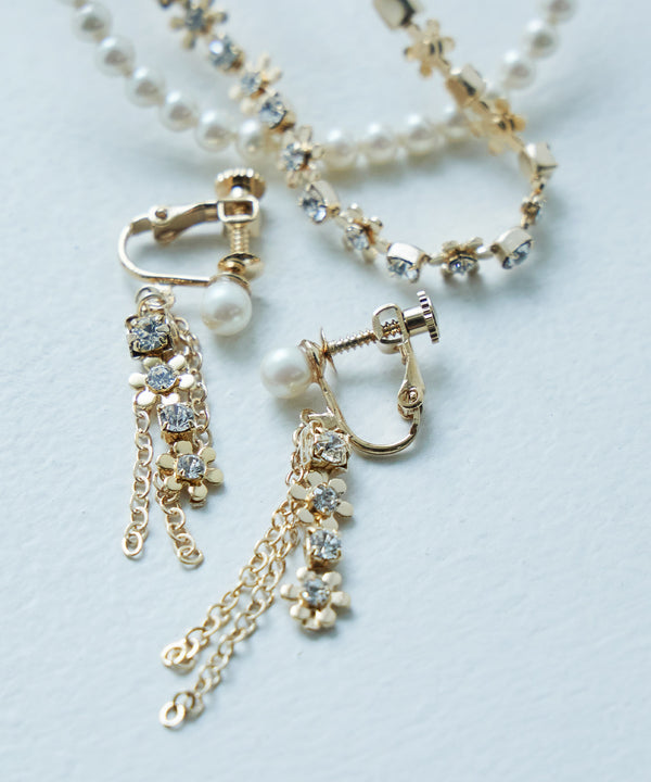 niana フラワーチェーンイヤリング