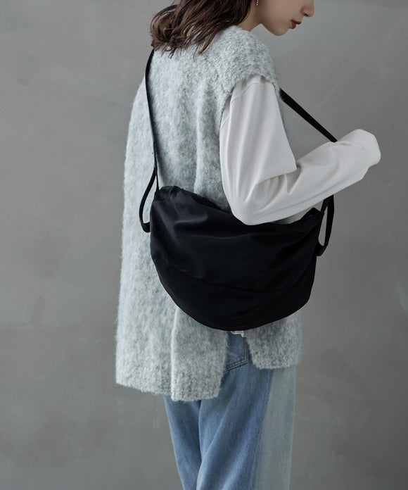 {"color":"\u30d6\u30e9\u30c3\u30af","info":"model\uff1aH170cm size\uff1aF"}