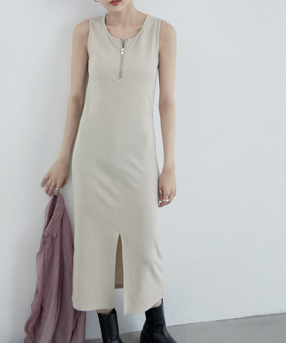 {"color":"\u30b0\u30ec\u30fc\u30b8\u30e5","info":"model\uff1aH170cm size\uff1aM"}