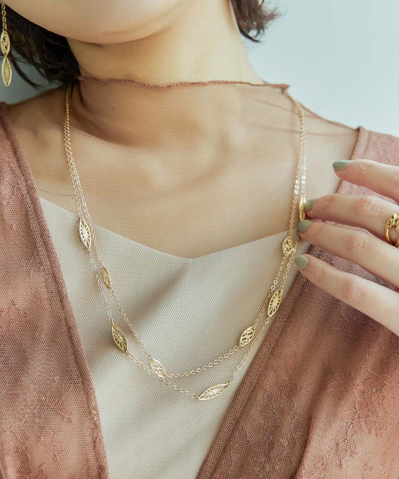 {"color":"\u30b4\u30fc\u30eb\u30c9","info":"model\uff1aH171cm size\uff1aF"}