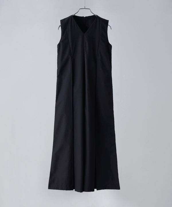 {"color":"\u30d6\u30e9\u30c3\u30af","info":""}