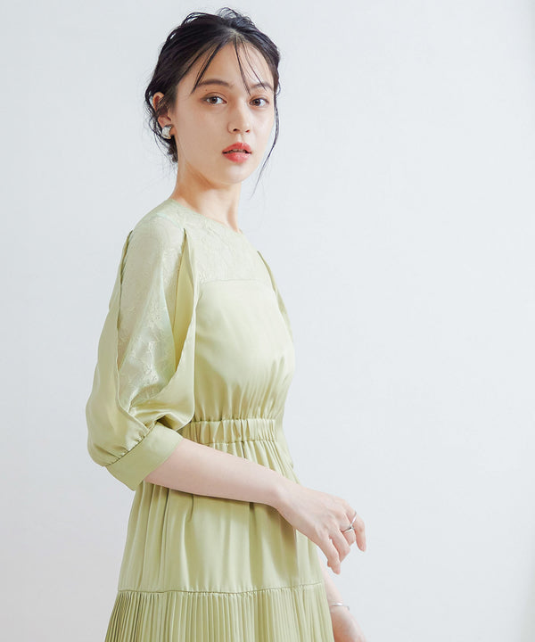 {"color":"\u30e9\u30a4\u30c8\u30b0\u30ea\u30fc\u30f3","info":""}