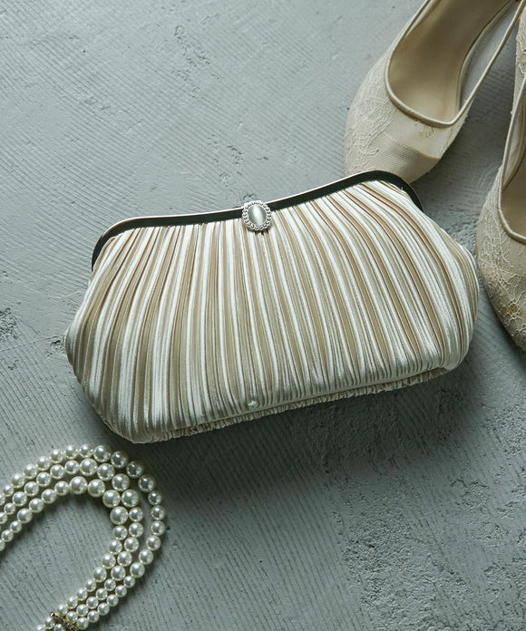 niana サテンプリーツ パーティーバッグ ベージュ