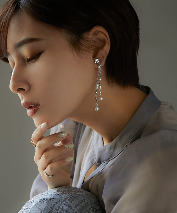 niana ウェーブイヤリング シルバー