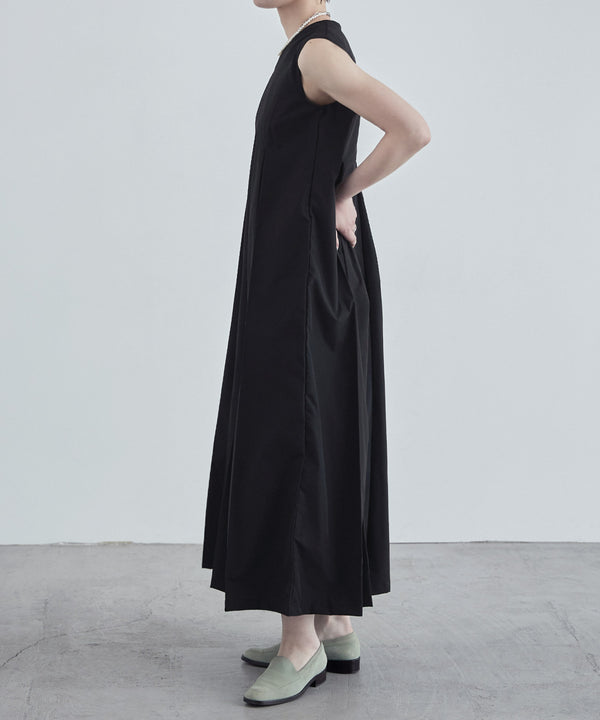 {"color":"\u30d6\u30e9\u30c3\u30af","info":"model\uff1aH163 size\uff1aM"}