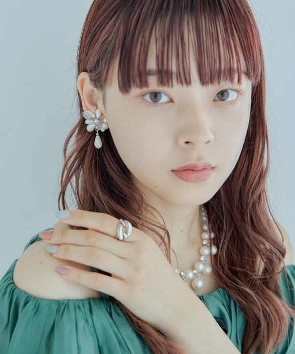 {"color":"\u30b7\u30eb\u30d0\u30fc","info":""}