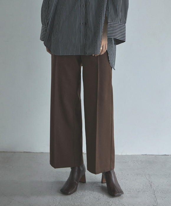 {"color":"\u30d6\u30e9\u30a6\u30f3","info":"model\uff1aH170cm size\uff1aM"}