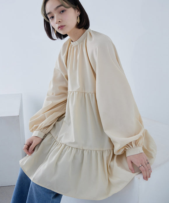 {"color":"\u30af\u30ea\u30fc\u30e0","info":"model\uff1aH163.5cm size\uff1aM"}