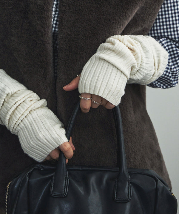 {"color":"\u30a2\u30a4\u30dc\u30ea\u30fc","info":""}