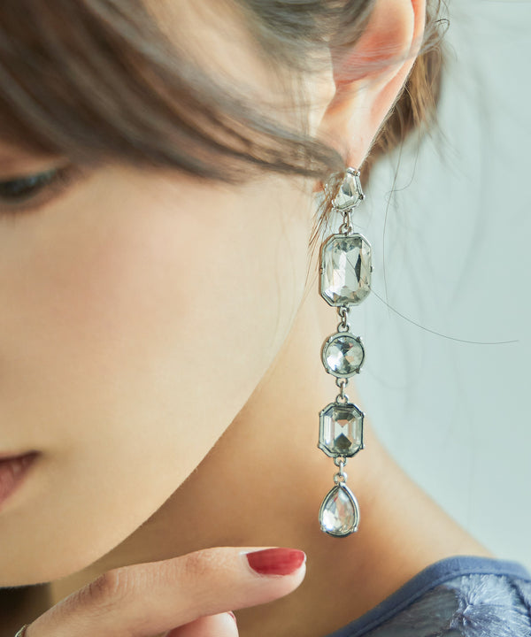 {"color":"\u30b7\u30eb\u30d0\u30fc","info":"model\uff1aH161cm size\uff1aF"}