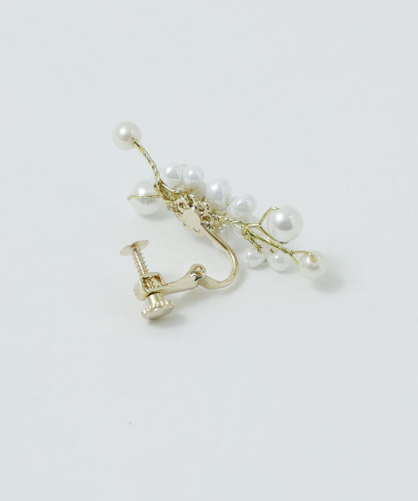 niana フラワーパールイヤリング