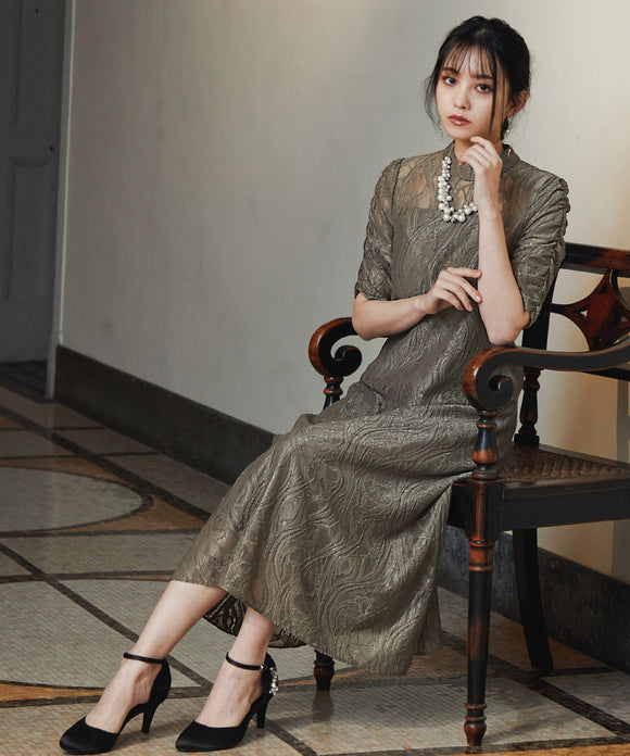 {"color":"\u30b0\u30ec\u30a4\u30c3\u30b7\u30e5\u30b0\u30ea\u30fc\u30f3","info":"model\uff1aH162cm B82 W61 H87 size\uff1aM"}