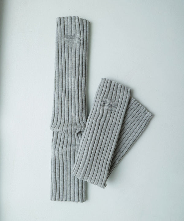 {"color":"\u30e9\u30a4\u30c8\u30b0\u30ec\u30fc","info":""}