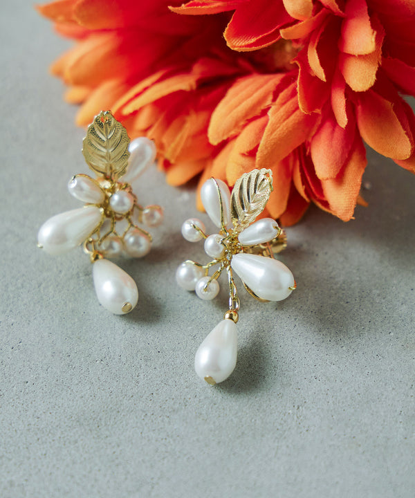 {"color":"\u30b4\u30fc\u30eb\u30c9","info":""}