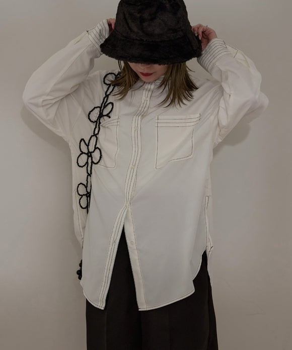 {"color":"\u30aa\u30d5\u30db\u30ef\u30a4\u30c8","info":"model\uff1aH155cm size\uff1aM"}
