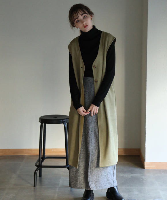 aity カットスエード Vネック脇スリットジレ グリーン