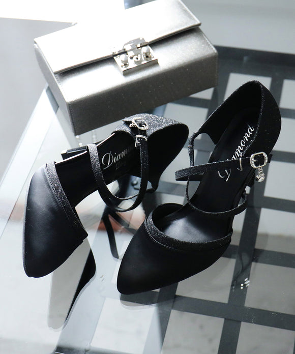 niana シャイニー異素材使いクロスストラップパンプス　 ブラック