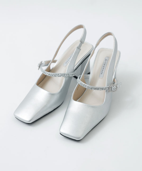 {"color":"\u30b7\u30eb\u30d0\u30fc","info":"model\uff1aH171cm size\uff1a24cm"}