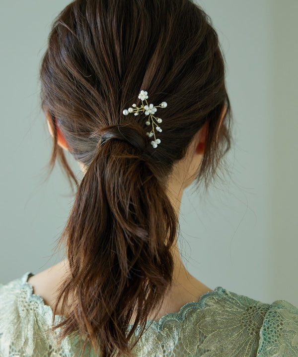 {"color":"\u30aa\u30d5\u30db\u30ef\u30a4\u30c8","info":""}