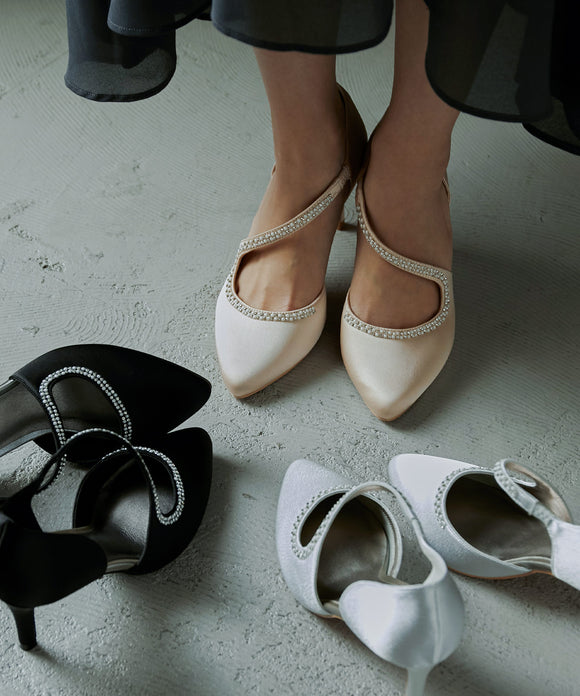 niana オープンハートパンプス ベージュ