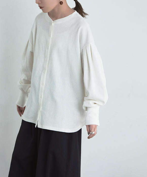 {"color":"\u30db\u30ef\u30a4\u30c8","info":"model\uff1aH155cm size\uff1aM"}