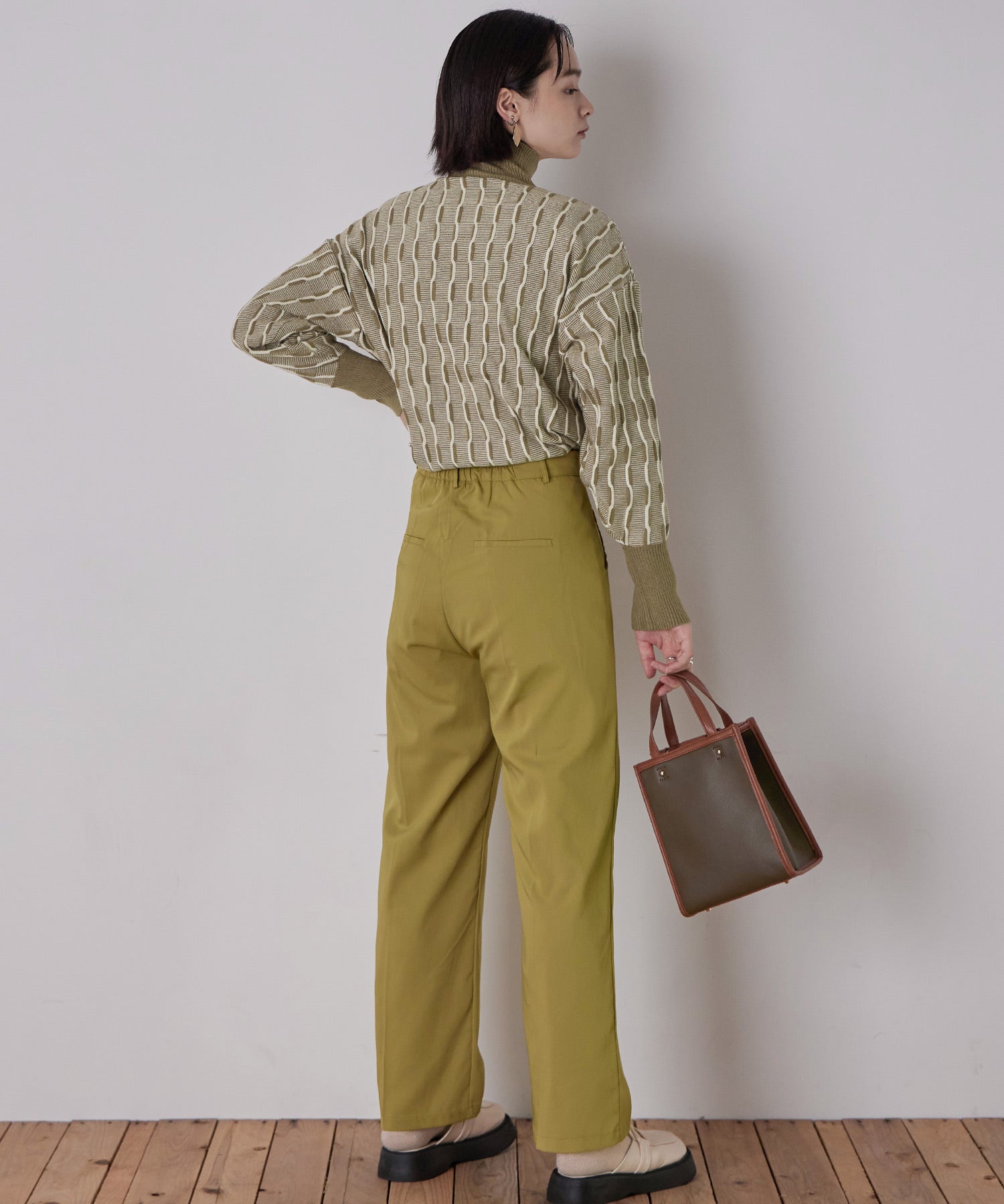 ウェーブストライプ柄タートルネックニット｜ニット - Fashion
