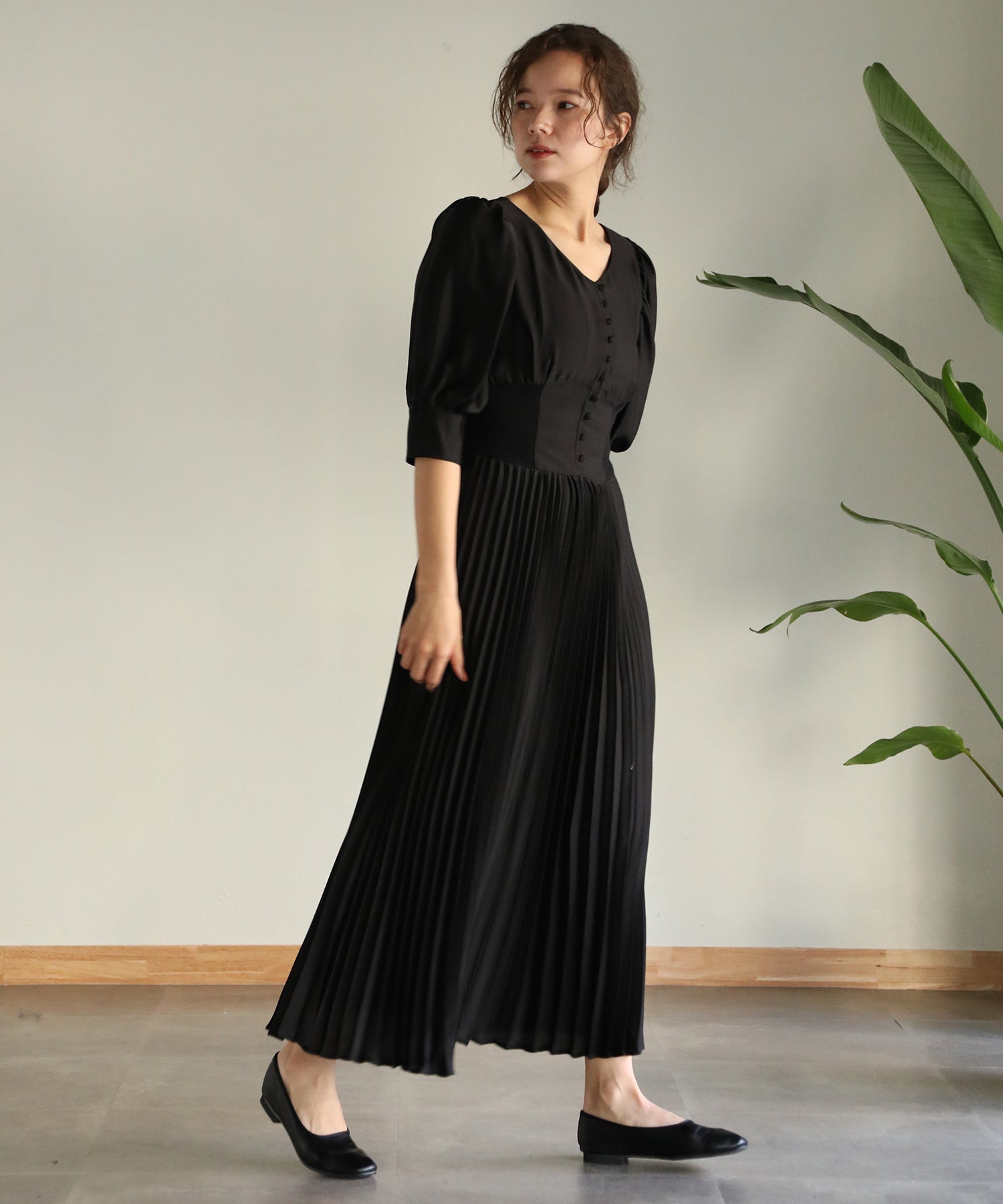 Vネックプリーツワンピース｜パーティードレス・結婚式ワンピース - aity