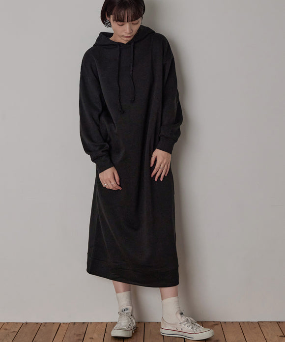 {"color":"\u30d6\u30e9\u30c3\u30af","info":"model\uff1aH163.5cm size\uff1aM-L"}