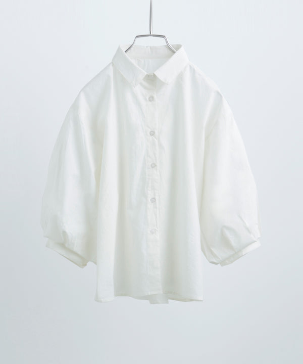 {"color":"\u30aa\u30d5\u30db\u30ef\u30a4\u30c8","info":""}