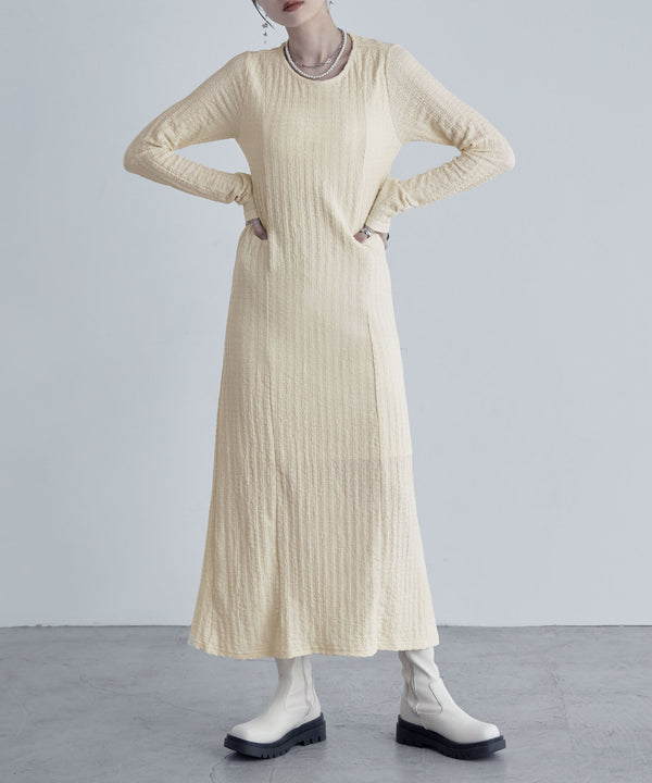 {"color":"\u30a2\u30a4\u30dc\u30ea\u30fc","info":""}