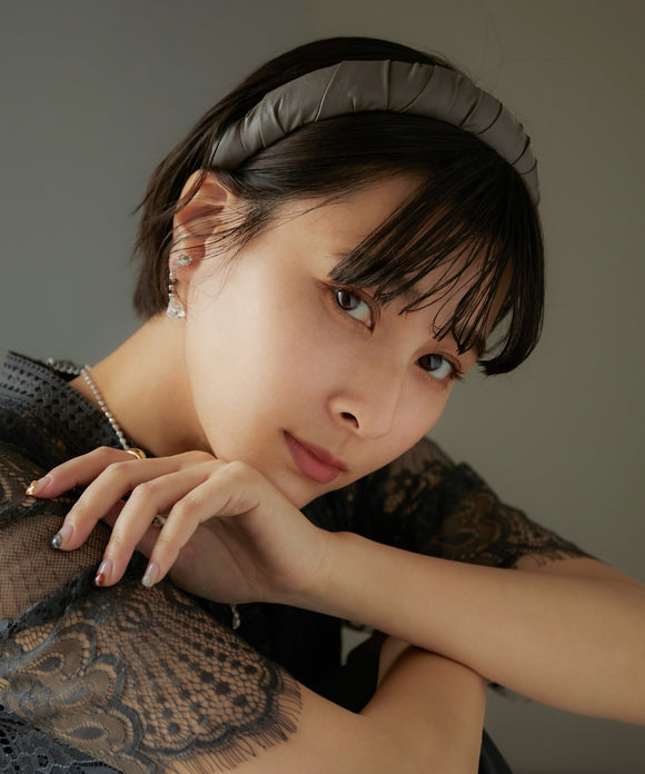 niana 合皮ギャザーカチューシャ カーキ