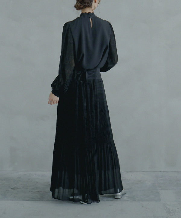 Fashion Letter マジョリカプリーツハイネックブラウス ブラック
