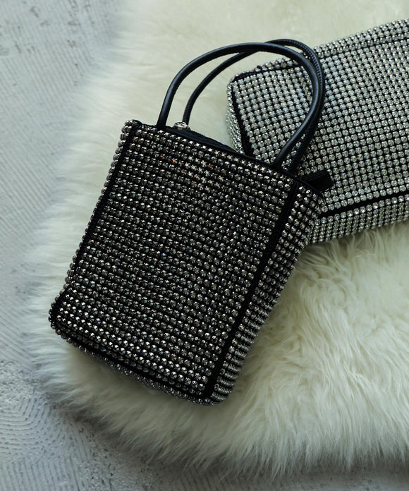 {"color":"\u30d6\u30e9\u30c3\u30af","info":"model\uff1aH171cm size\uff1aF"}