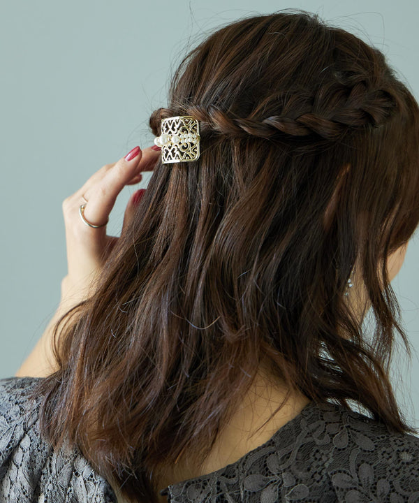 {"color":"\u30b4\u30fc\u30eb\u30c9","info":""}