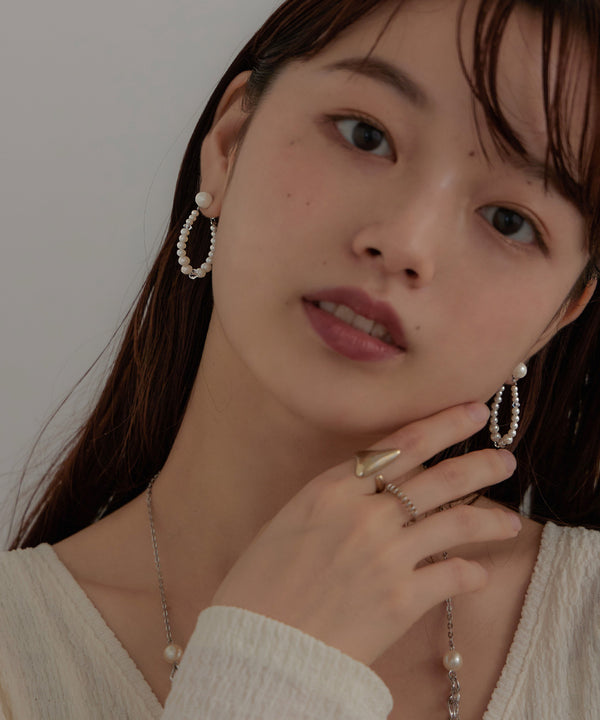 {"color":"\u30aa\u30d5\u30db\u30ef\u30a4\u30c8","info":""}