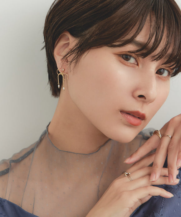 niana パール付きリボンチェーンノンホールピアス ゴールド