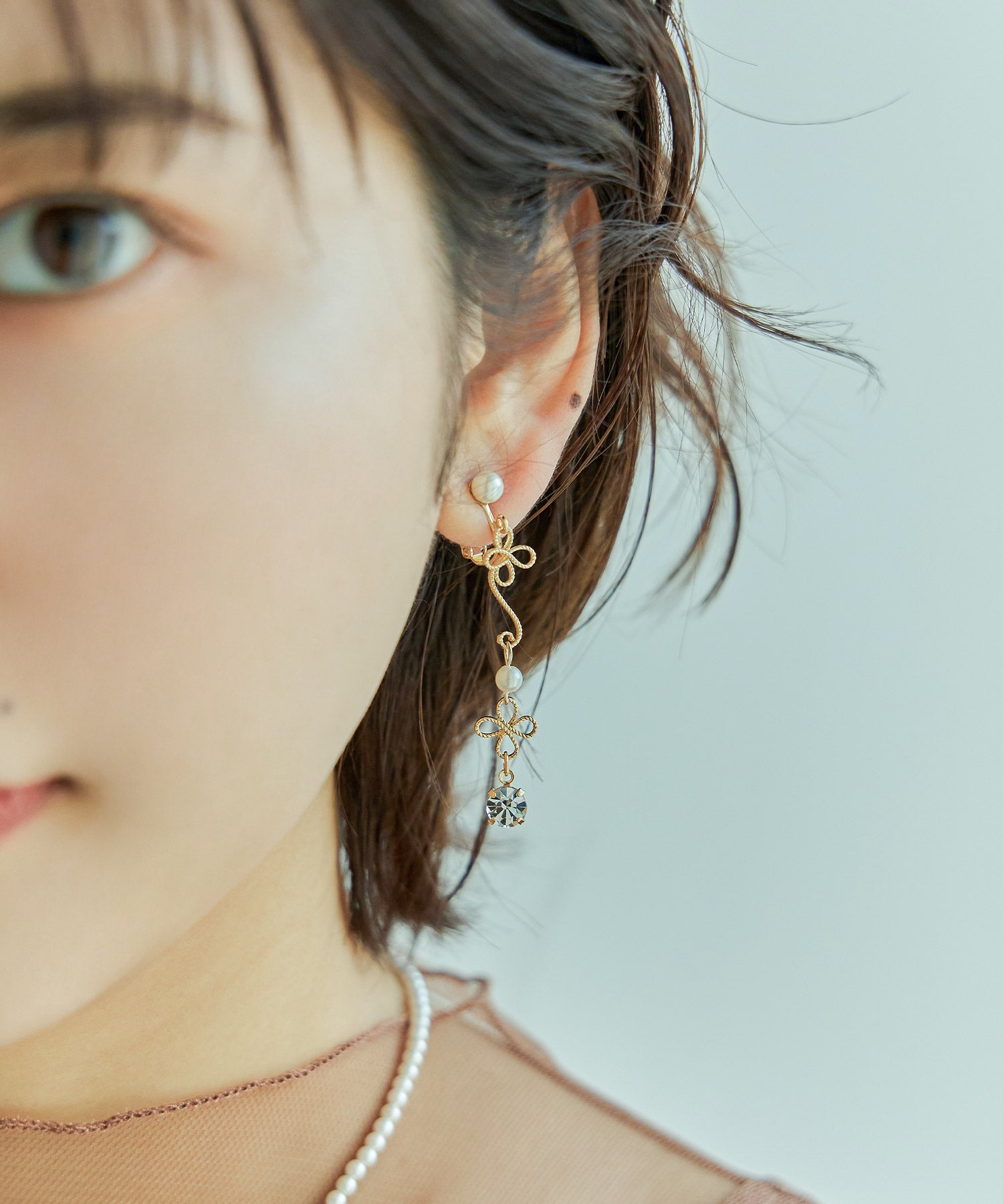 フラワーモチーフパールビジューイヤリング｜ピアス・イアリング