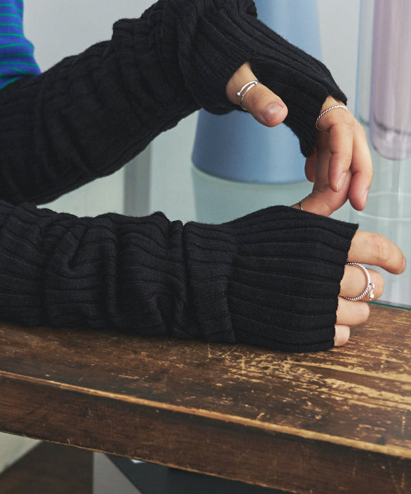 {"color":"\u30d6\u30e9\u30c3\u30af","info":""}