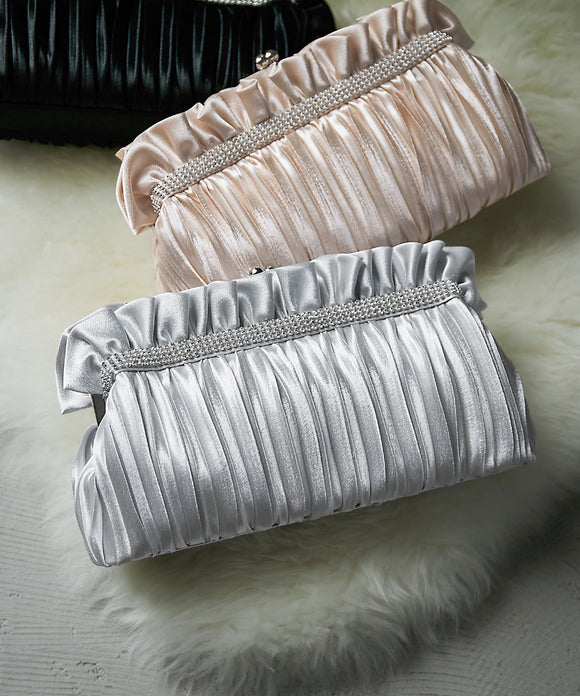 niana フリルプリーツがま口クラッチバッグ シルバー